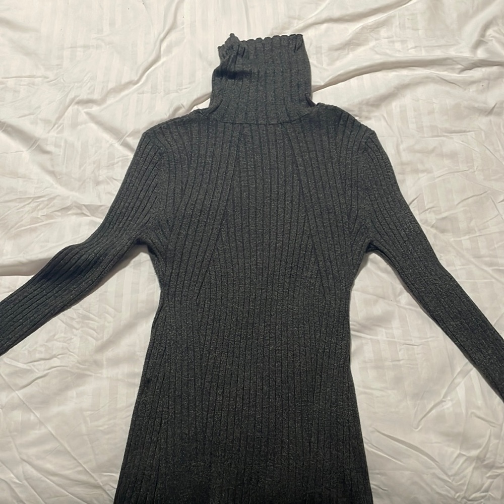Black long  sleeve stretchable turtle neck